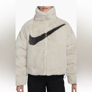 Womens EUC Nike oversized faux fur puffer Medium